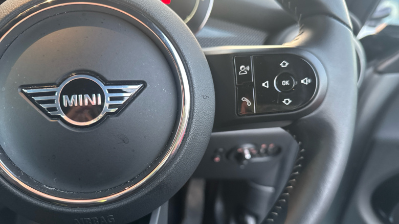 MINI Hatchback 1.5 Cooper Exclusive 3dr Petrol Hatchback